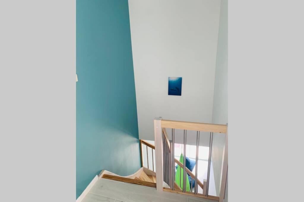 Uroczy Apartament Z Basenem I Kortem Tenisowym ポビエロボ エクステリア 写真
